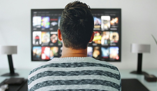 Vliv Netflixu na tradiční televizi a filmový průmysl